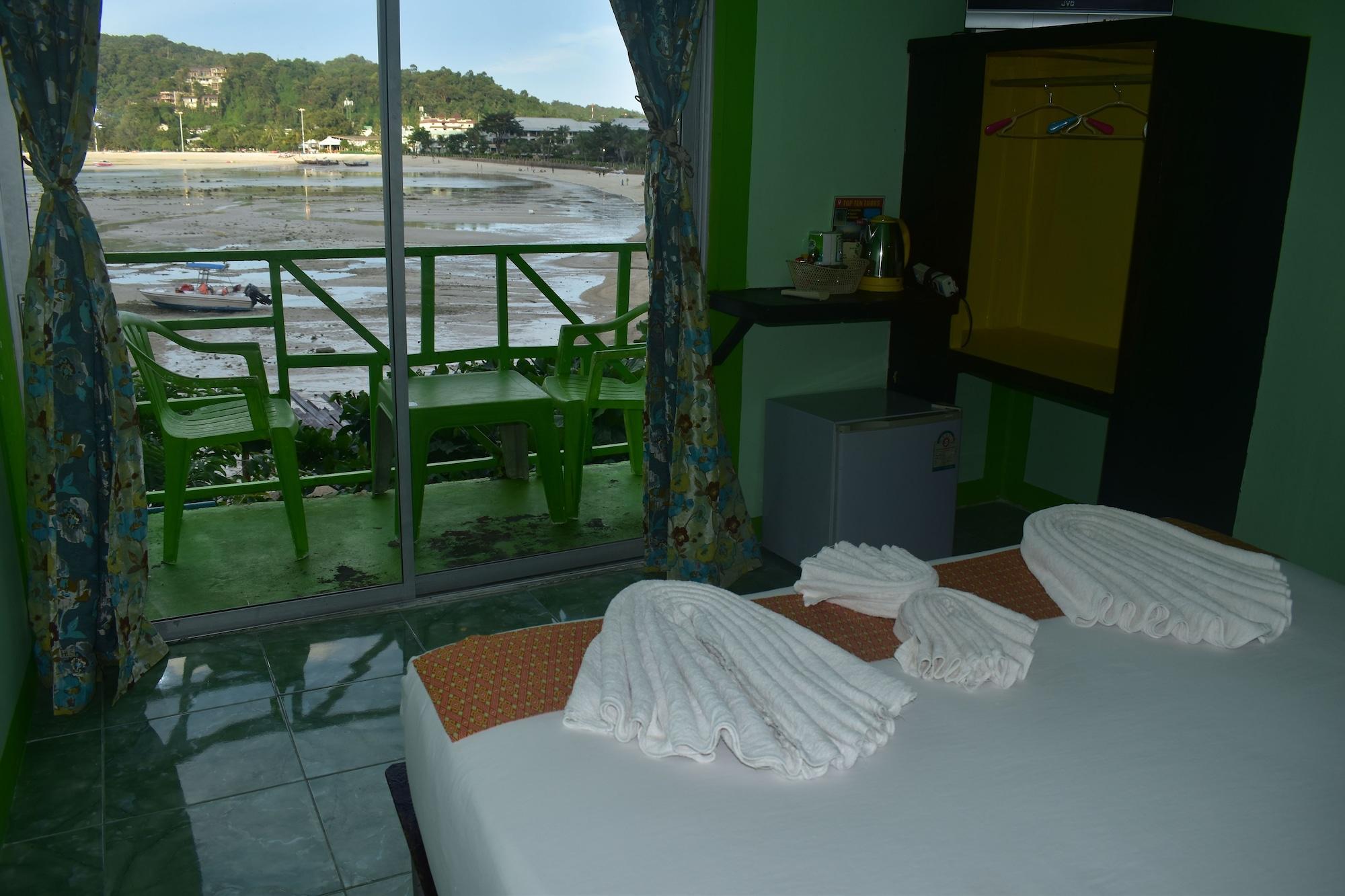 Phi Phi Beach Front Resort Esterno foto