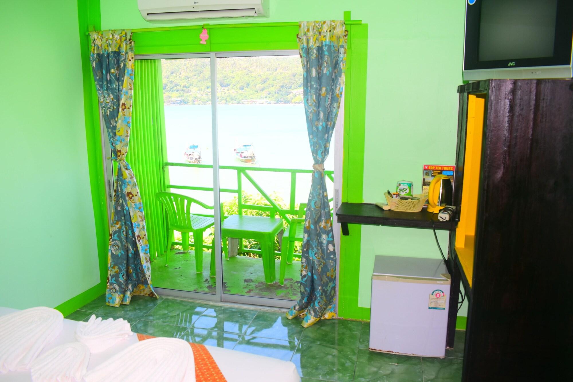 Phi Phi Beach Front Resort Esterno foto