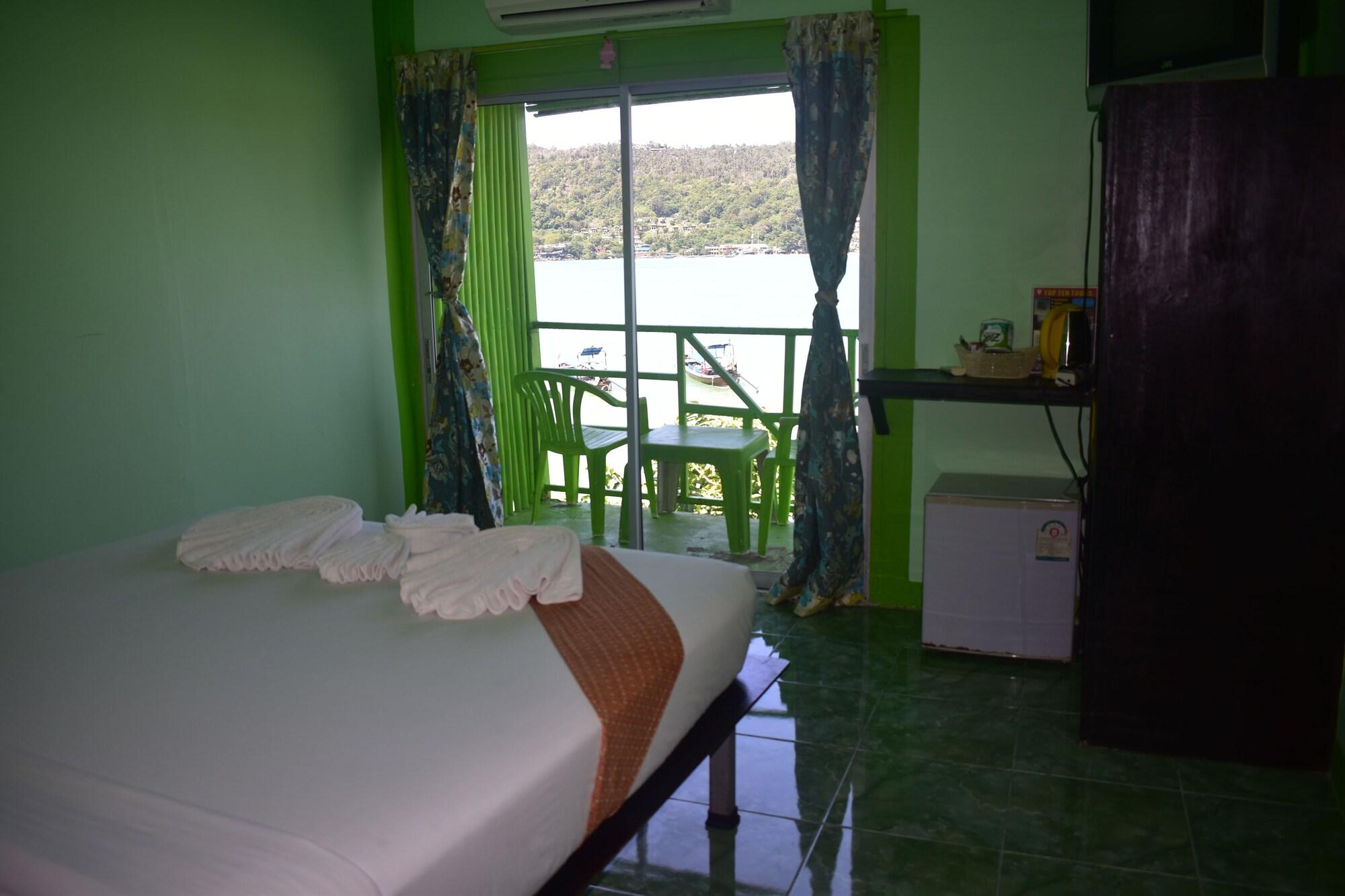 Phi Phi Beach Front Resort Esterno foto