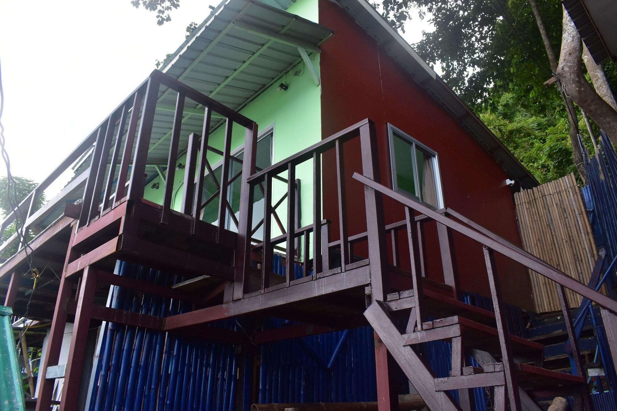 Phi Phi Beach Front Resort Esterno foto