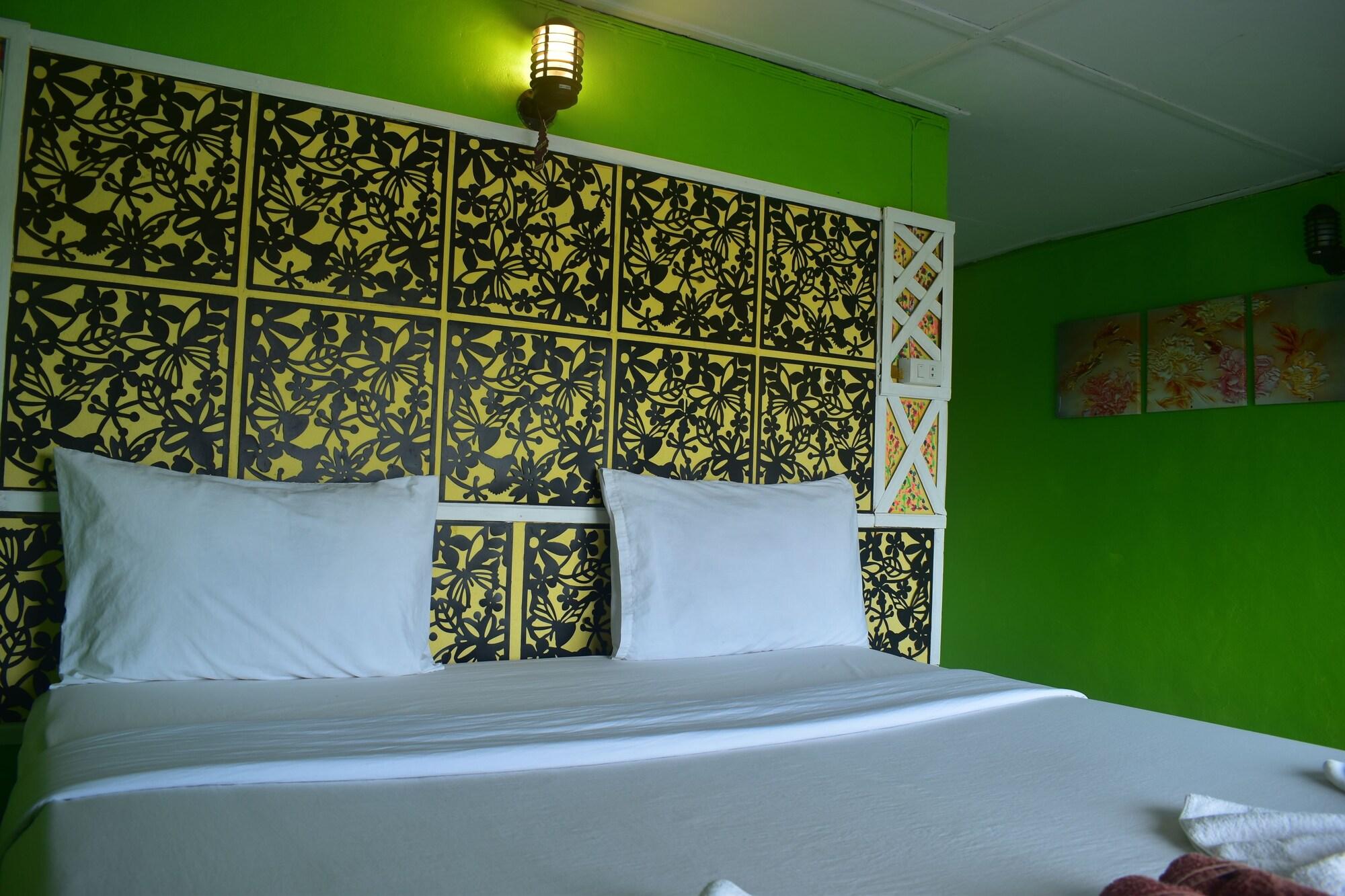 Phi Phi Beach Front Resort Esterno foto