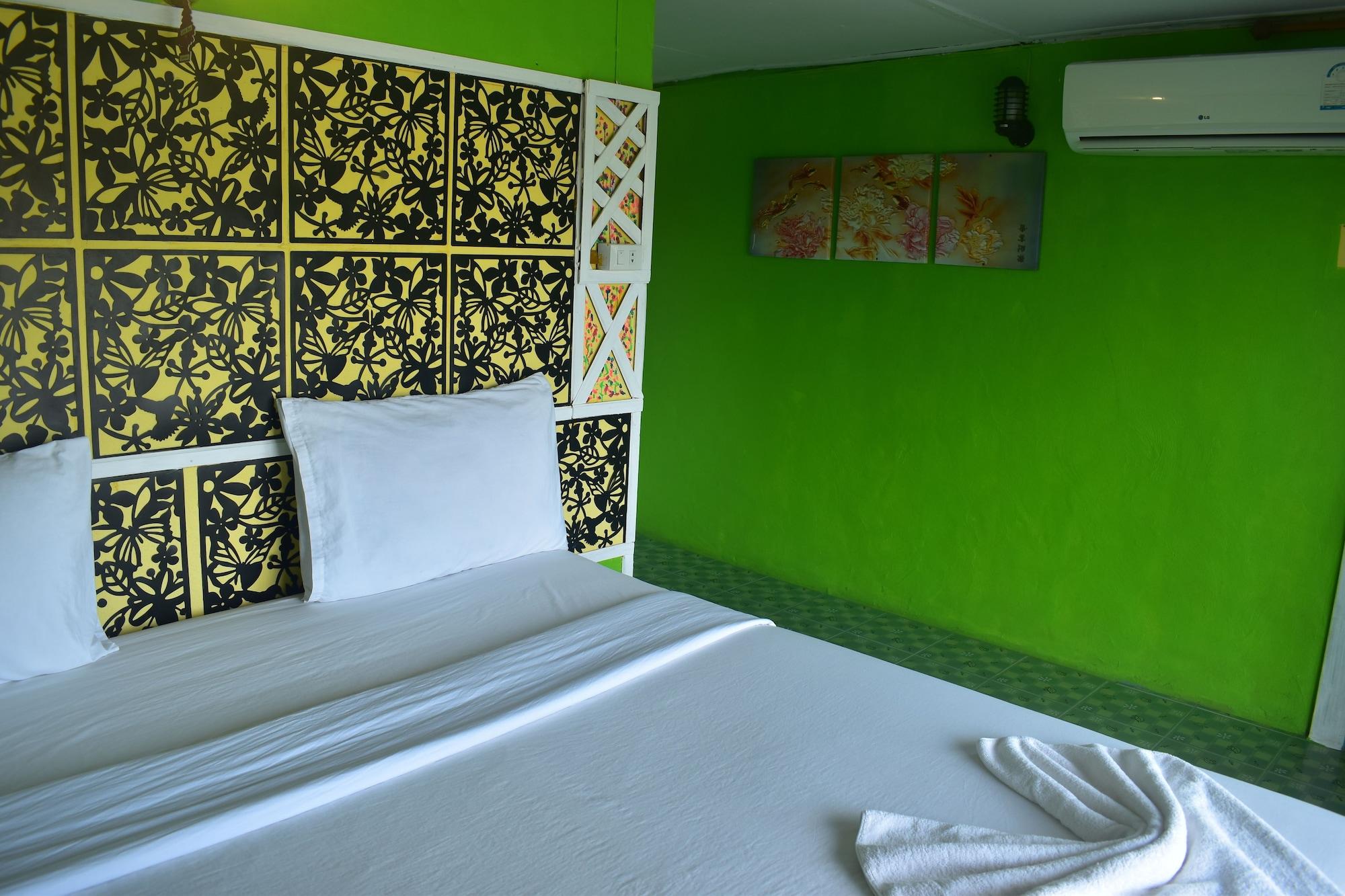 Phi Phi Beach Front Resort Esterno foto