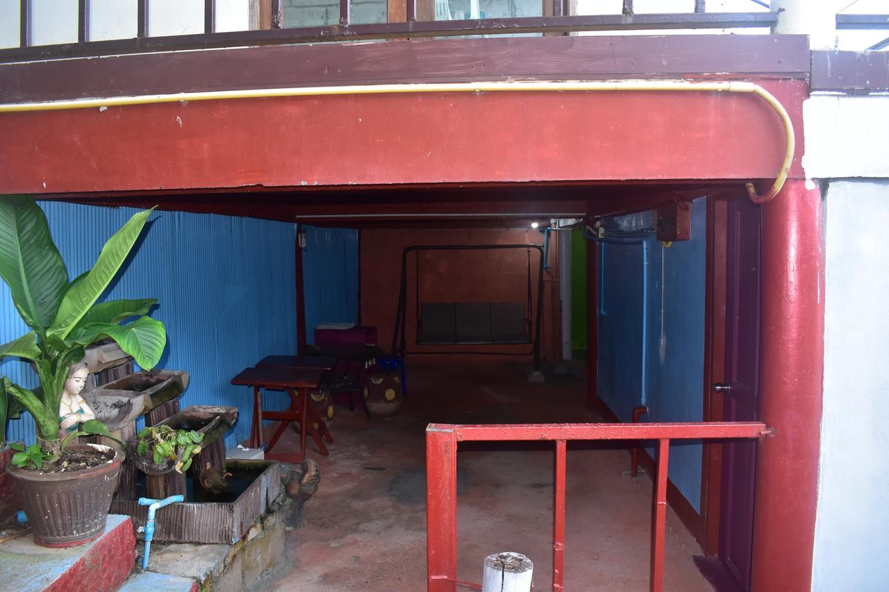 Phi Phi Beach Front Resort Esterno foto