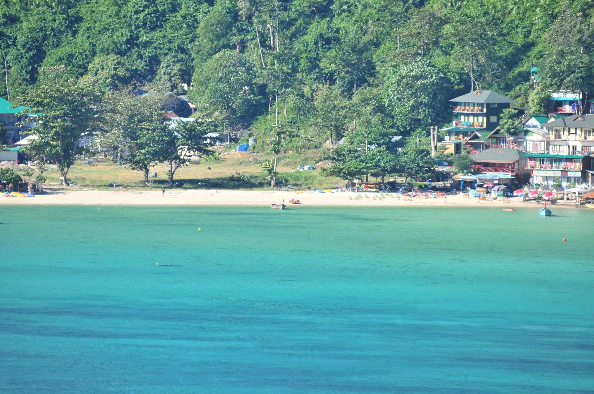 Phi Phi Beach Front Resort Esterno foto